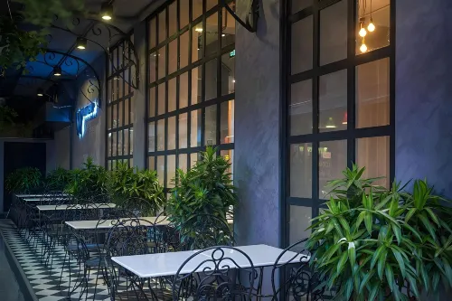 C Central Hotel Питание Photos