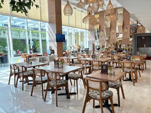 Cordela Hotel Senen Makanan Photos