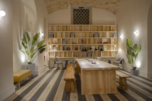 Room Select Via Veneto Public Areas Photos