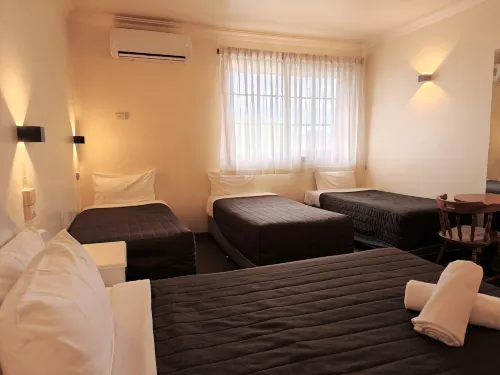 St Georges Motor Inn Rooms Photos