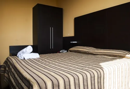 Vercelli Palace Hotel Rooms Photos