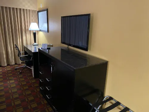 Ramada by Wyndham Rochelle Park Near Paramus Rooms Photos