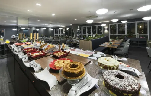 Comfort Suites Flamboyant Goiânia Mahlzeiten Photos