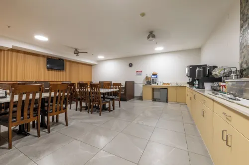 Ramada Limited Golden Ăn uống Photos