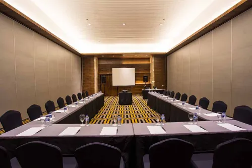 Hotel Ciputra Cibubur managed by Swiss-Belhotel International Fasilitas Bisnis Photos