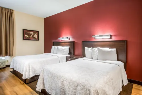Red Roof Plus+ South Deerfield - Amherst Rooms Photos