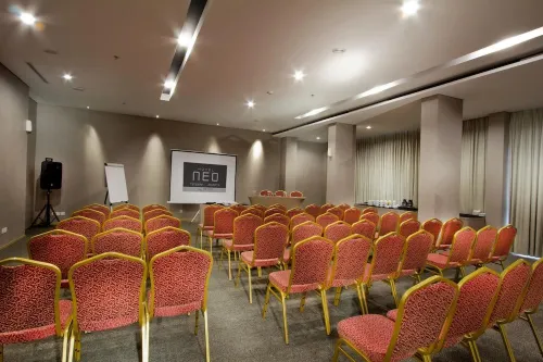 Hotel NEO Tendean Fasilitas Bisnis Photos