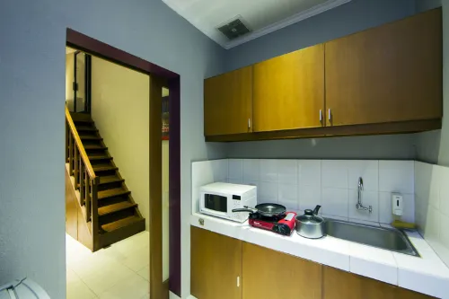The Banyumas Villa Kamar Photos