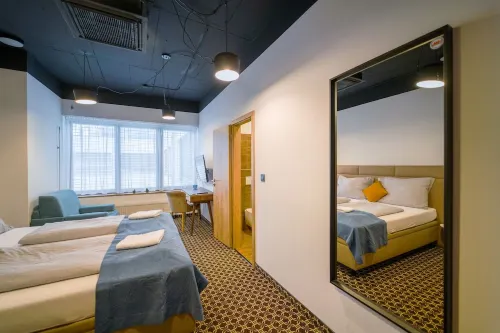Chors Like a Hotel - Hostel Featured Photos