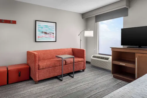 Hampton Inn & Suites Lake Mary at Colonial TownPark Photos