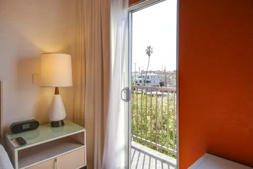 Inn at Venice Beach Rooms Photos