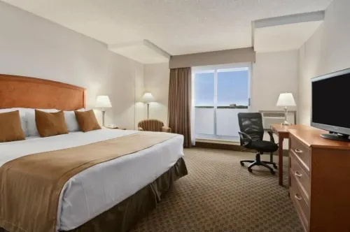 Ramada by Wyndham Edmonton South Photos