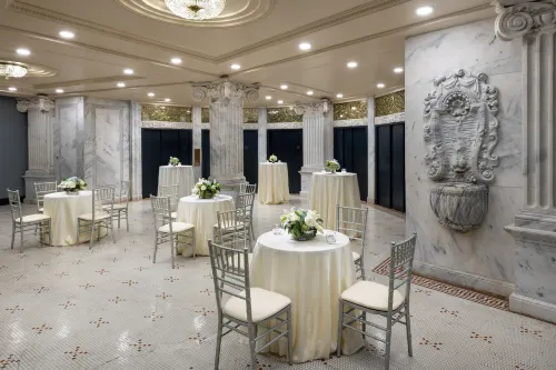 The Candler Hotel Atlanta, Curio Collection by Hilton Mahlzeiten Photos