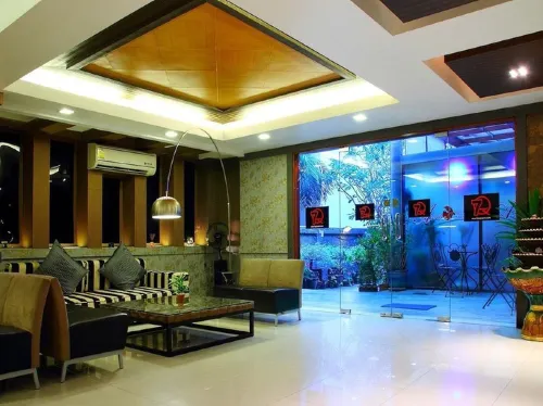 7Q Patong Beach Hotel Public Areas Photos