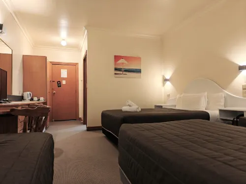 St Georges Motor Inn Photos