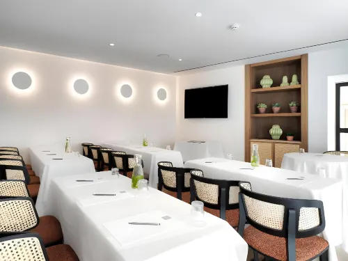 Leonardo Boutique Hotel Larnaca Business Facilities Photos