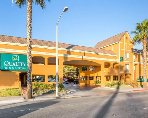 Quality Inn & Suites Westminster Seal Beach Rooms Photos