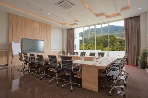 Le Eminence Hotel Convention & Resort Ciloto - Puncak Fasilitas Bisnis Photos