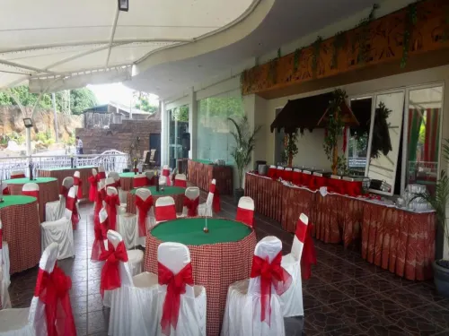 Pohon Inn Hotel Makanan Photos