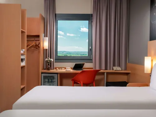 Ibis Ankara Airport Zimmer Photos