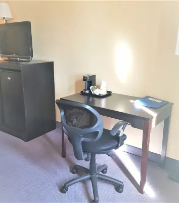 Rodeway Inn & Suites Rooms Photos