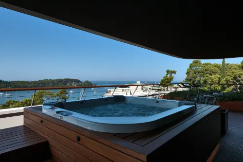 Lone Hotel by Maistra Collection Camere Photos