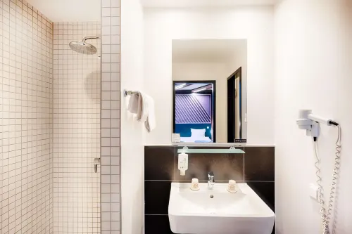 B&B HOTEL München-Moosach Chambres Photos