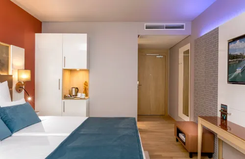 Leonardo Hotel Zurich Airport Rooms Photos