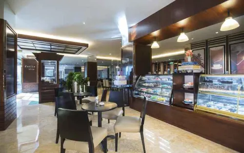 CLARO HOTEL MAKASSAR Makanan Photos