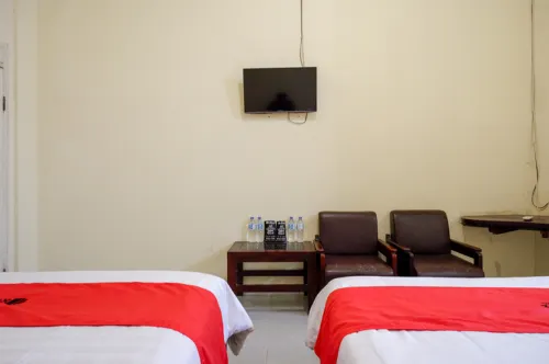 RedDoorz @ Hotel Citra Indah Kamar Photos