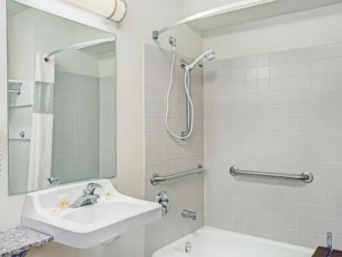 Days Inn & Suites by Wyndham Page Lake Powell Rooms Photos