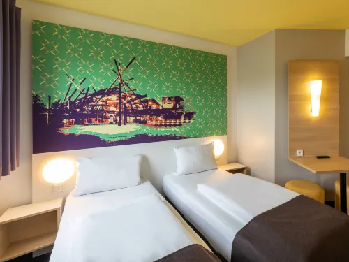 B&B HOTEL Oberhausen am Centro Rum Photos