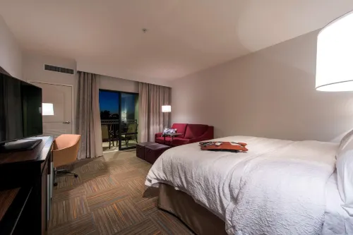 Hampton Inn & Suites by Hilton Phoenix Tempe Rooms Photos