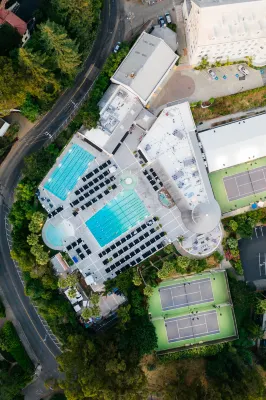The Claremont Resort & Club Exterior Photos