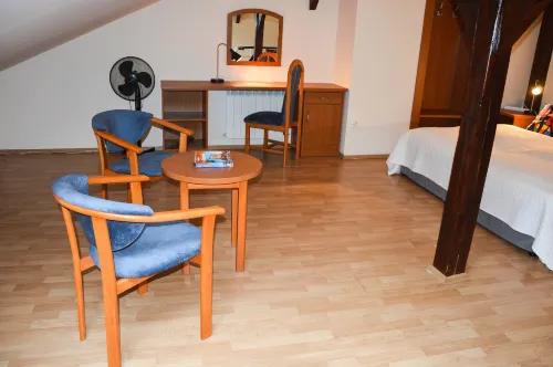 Kosmopolita Rooms Photos