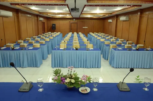 Inna Sindhu Beach Hotel & Resort Business Facilities Photos