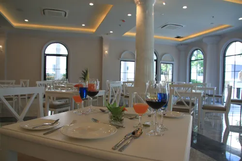 The Green View Hotel Dining Photos
