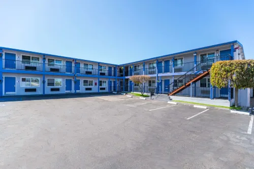 SureStay Hotel by Best Western Seaside Monterey Exterior Photos