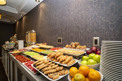 Sandman Signature Edmonton Downtown Hotel Dining Photos