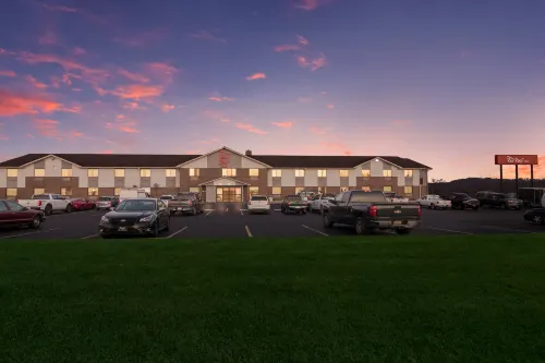 Red Roof Inn Greensburg Exterior Photos
