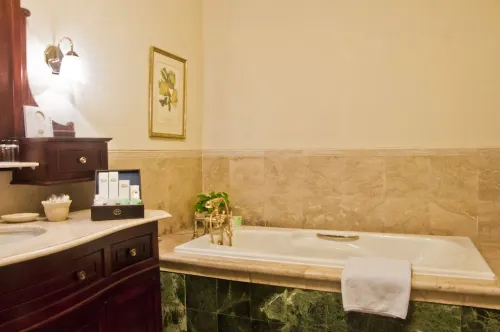 Hotel Majapahit Surabaya - MGallery Kamar Photos
