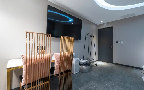 Hotel KNOX Rooms Photos