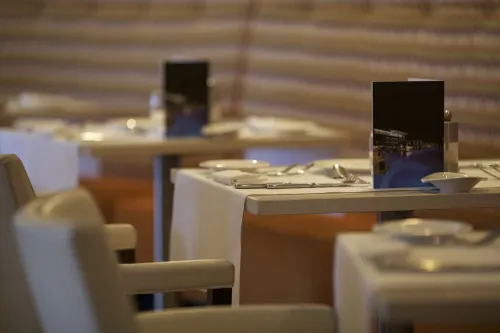 Noom Hotel Dakar Sea Plaza, a member of Radisson Individuals Mahlzeiten Photos
