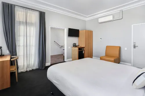 Penshurst Hotel Photos