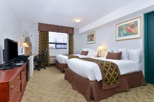 Lexington Inn & Suites-Windsor Rooms Photos