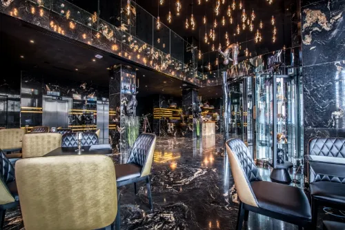 H Hotel Restauration Photos