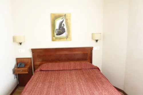 B&B HOTEL Gijón Centro Begoña Værelser Photos