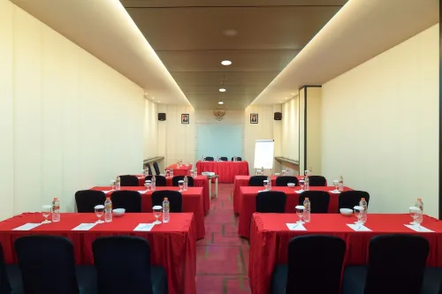 Best World Kindai Hotel Бизнес-удобства Photos