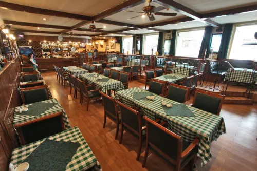 Bayangol Hotel Dining Photos