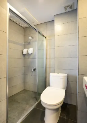 Maple Hotel Grogol Kamar Photos
